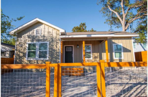 Escape to 4BR3BA Downtown Home Brand New